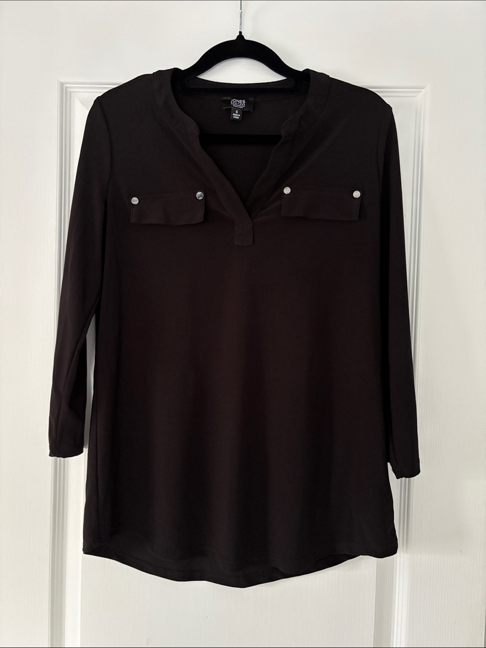 Jones New York Black V-Neck Tunic with Snap-Flap Pockets